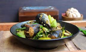 Cara membuat tongkol masak cabai hijau: Tongkol Cabe Ijo Mackerel Tuna With Green Chillies Cook Me Indonesian