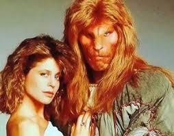 Lasse de cette vie rurale, elle rêve d'explorer le monde. La Cw Veut Ressusciter La Serie La Belle Et La Bete Seriestvnews
