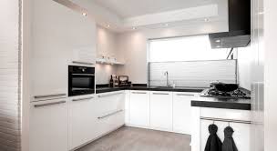 door het handige design oogt deze u keuken ruim en is er voldoende werkruimte keukendealer www middelkoopculemborg nl keuken keuken ontwerp keukens