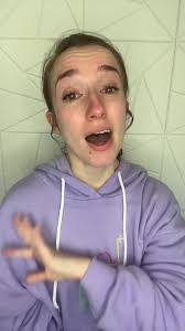 Rebecca Runions's Instagram, Twitter & Facebook