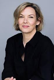 Julie Menard's Instagram, Twitter & Facebook