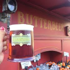 Qui Veut Une Biere Au Beurre Butterbeer Biereaubeurre Harrypotter Potterhead Harrypotterforever Universalstudioshollywood In 2020 Food Butterbeer Lemonade