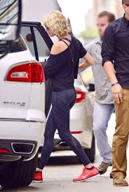 Select from premium taylor swift of the highest quality. Taylor Swift Yoga Pants Artist And World Artist News