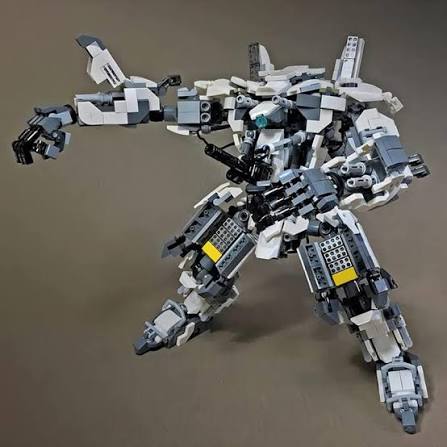 Lego robot với nhiều kiểu dáng và mức độ lắp ráp khác nhau