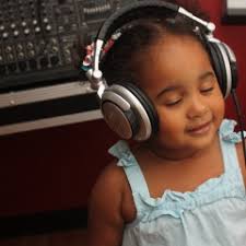 Stream Leyda Gonzalez music