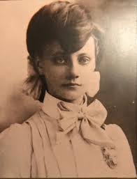 Alma Rowland's Instagram, Twitter & Facebook