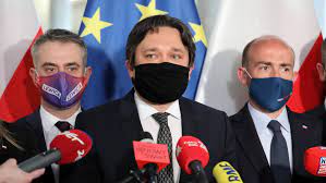 Ukończył studia prawnicze na wydziale prawa i administracji uniwersytetu warszawskiego. Marcin Wiacek Wspolnym Kandydatem Klubow Opozycji Na Rpo Pod Kandydatura Podpisal Sie M In Jaroslaw Gowin Wiadomosci