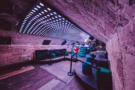 The panic room and the homeless teletubby can no longer harm us. Panic Room Bar Paris Menu Bewertungen Xceed