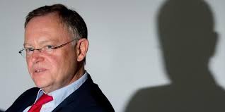 Der amtierende ob peter feldmann (spd) trat 2012 sein amt an, seine vorgängerin petra roth (cdu. Funf Statt Acht Jahre Weil Kurzt Burgermeistern Die Amtszeit Haz Hannoversche Allgemeine
