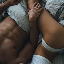 Wenn ihr im bett sex habt, entfernt ihr bettdecke und kopfkissen, weil sie nur stören? Was Haben Manner Gegen Sex Unter Der Bettdecke Cosmopolitan
