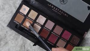 One of the most important aspects of applying your eyeshadow is using the correct brush strokes and speed. 3 Ways To Apply Eyeshadow For Beginners Wikihow