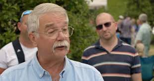 BBC Antiques Roadshow's expert thrilled as guest unveils identity of famous  ITV dad