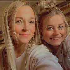 Elissa Hoffman's Instagram, Twitter & Facebook