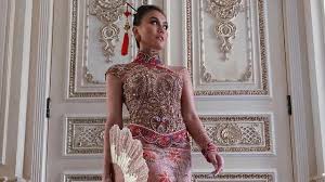 Kebaya bali anne avantie ifw 2014. Agnez Mo Kenakan Kebaya Karya Perdana Anne Avantie Di Masa Pandemi Lifestyle Liputan6 Com