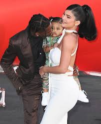 Pregnant ashley graham models blue's clues inspired outfit, says steve 'is hot now'. W9o6uy94et82zm