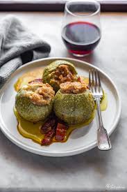 Le zucchine tonde ripiene di scamorza e prosciutto cotto sono una ricetta semplice e gustosissima. Zucchine Ripiene Di Tonno Un Segreto Ben Custodito Juls Kitchen