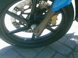 Hal itu dikarenakan masih sedikitnya referensi di internet tentang modifikasi motor kawasaki. Pengaplikasian Velg Lebar Pada Zx 130