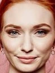Eleanor Tomlinson: noticias, fotos y vídeos de Eleanor May Tomlinson