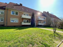 Hier finden sie auch günstige angebote vieler immobilienportale mit häusern zum kauf, mietwohnungen, häuser zur. 4 Zimmer Erdgeschosswohnung Mit Balkon Zum Kauf In Gelsenkirchen