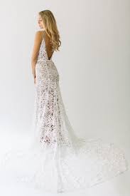 How To Choose The Right Wedding Dress With Images Wedding Dress Blog Curvy Bride Wedding Dresses