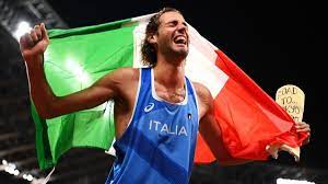 Il nostro atleta è arrivato a 2.37, conquistando l'alloro più prezioso a pari merito con barshim. Vj1nycpiei7gum