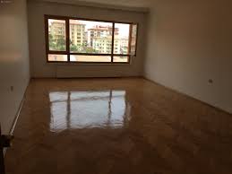 Gri benim için bugünlerde sadelikle eş anlamlı. Kapiya Uygun Parke Ev Gezmesi