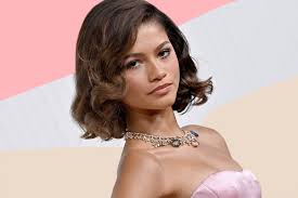 Zendaya Wore a Dreamy Soft-Girl Mani That's Perfect for Spring ...