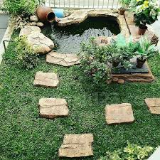 Anda telah menentukan posisi kolam ikan di belakang rumah. 10 Inspirasi Desain Kolam Ikan Mini Untuk Lahan Sempit Rumah123 Com