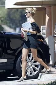 2010'dan beri birlikte olan ve 2016'da nişanlanan whiteley ve jason statham'ın jack isimli dört yaşında bir oğulları var. Rosie Huntington Whiteley Style Rosie Huntington Whitley Fashion Photos