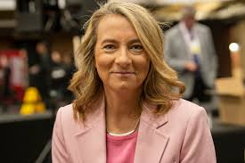 Adrienne Arsenault's Instagram, Twitter & Facebook