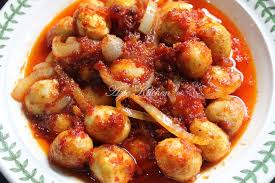 Masakan rumah sederhana tidak hanya bisa dimasak oleh ibu rumah tangga saja, tapi toppers juga selain menghemat uang jajan karena tidak perlu ke restoran untuk makan, bahan masak utama yang. Sambal Tumis Telur Burung Puyuh Yang Sedap Azie Kitchen