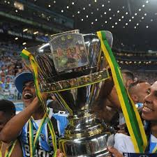 Diese statistik zeigt die torjägerliste des wettbewerbs campeonato gaúcho in der saison 2021, absteigend geordnet nach erzielten treffern. Gremio Segura Atletico Destroi Jejum E Vira Maior Campeao Trofeu Futebol Fotos Do Gremio Gremista