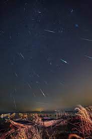 密云水库双子雨 北京大张张 夜空中国 nightchina net 密云水库双子雨 2019年1月30日 东风夜放花千树 更吹落 星 如雨 去年的双子座流星雨 恰逢46p彗星来临 在金牛座昴星团的下方 这颗彗星弥散着幽幽绿光 天 natural landmarks landscape photography