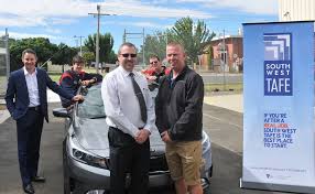 Stawell Secondary Automotive Students To Benefit From Car Donation Video The Stawell Times News Stawell Vic