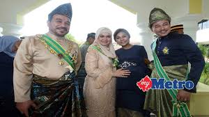 Beliau juga merupakan anak lelaki kepada yb menteri pertahanan, dato' sri ismail sabri yaakob. Rezeki Bakal Bayi