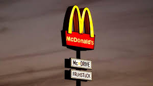 Nopean herkutteluun tai mukaan otettavaksi. Corona Lockdown In Europa Setzt Mcdonald S Zum Jahresende Zu