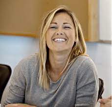 Välj mellan premium helene fischer av högsta kvalitet. A Smile Is The Best Makeup A Girl Could Wear Helenefischer Helenefischer Helenefischerlive Gedankenwerdenworte Helene Fischer Live Instagram Lacheln