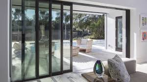 Glass panels are paired with metal framing, channel and/or one of the most trendy glass partition options is the frameless glass wall system. Modern Glass Wall Design Ideas For Modern House