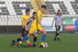 Чемпионат португалии 2002/03, примейра лига, второй круг. Fc Porto B Triunfa Na Povoa De Varzim E Conquista Terceira Vitoria Consecutiva