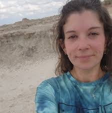 Leslie Applewhite's Instagram, Twitter & Facebook