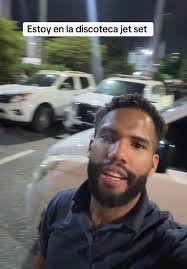Estoy en la discoteca jet set