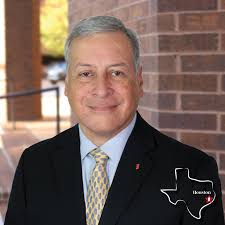 Meet Ed Fussa! He has been a financial advisor and private banker since  2003 and has held various securities licenses throughout his 32 years in  finance. Ed has lived in the Houston