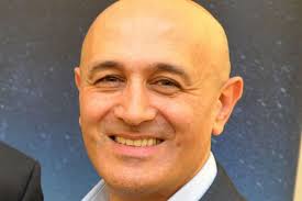 He is professor of theoretical physics and chair in the public engagement in science at the university of surrey. Bbc Broadcaster Jim Al Khalili Told To Go Home By Vile Trolls Because He Voted Remain Mirror Online