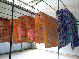 Tujuanya adalah agar mempertahankan warna dalam proses pewarnaan tahap pertama. Cara Membuat Batik Cap Dan Batik Tulis