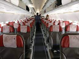Latam premium business class passengers with any fare ticket type can check 3 pieces of those in premium economy class with a plus fare ticket can check 1 piece of luggage weighing up to 23. Review Latam Economy Class Kurzstrecke Unsere Erfahrungen