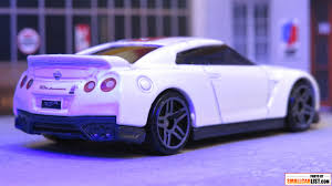 Nissan gtr/гтр.он заставил всех с собой считаться. Hot Wheels 17 Nissan Gtr R35 2020 Model 50th Anniversary Speed Graphics 10 10 Diecast Toy Vehicles Cars Trucks Vans