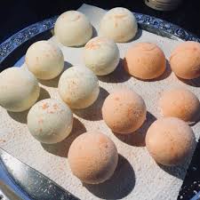 Es Gibt So Viele Rezepte Fur Badebomben Aber Ich Verrate Euch Mein Gelingsicherstes 400g Natron Badebomben Badebombe Rezepte Seife Selber Machen Rezept