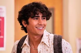 Voor degenen die seizoen 4 hebben gezien, wat zijn jullie gedachten over  Ethan? : r/NeverHaveIEverShow