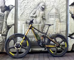 Composite Carbon Ebikes Built By Ryuger Bikes Ebike Bike Magazine Electric Mountain Bike