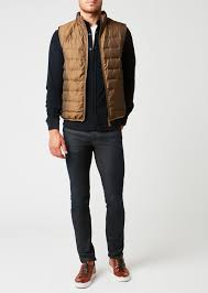 Version matelassée, manches courtes, pourvues d'une capuche, imprimées ou unies. Doudoune Light Sans Manches Camel A Motifs Geometriques Father And Sons